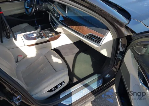 2017 BMW 740I из США, поврежденный, VIN WBA7E2C58HG740026